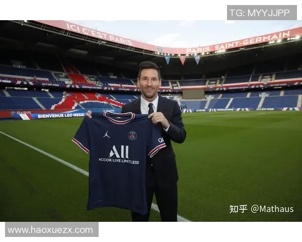 足球球星训练服搭配指南 如何穿出街头潮流与运动风范